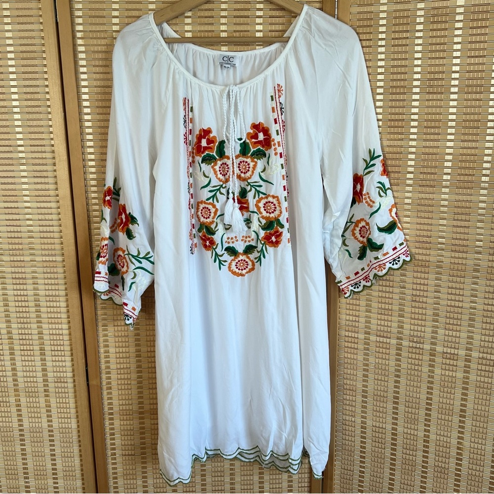 C.C White embroidered floral Sundress sz XL/P